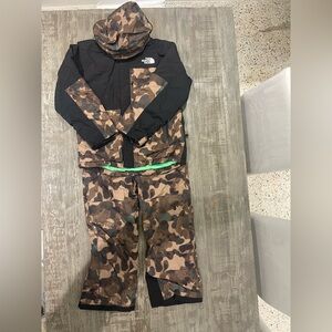 The North Face Kids Camo Set - Black and Brown